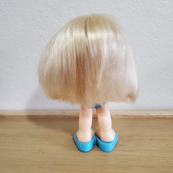 Fisher Price 2006 Mattel Fashion Wardrobe Doll - Picture 6 of 7